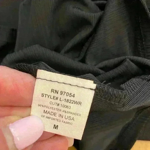 Lanston Women's Long sleeve crop black versatile New Cozy top size M - Picture 9 of 10